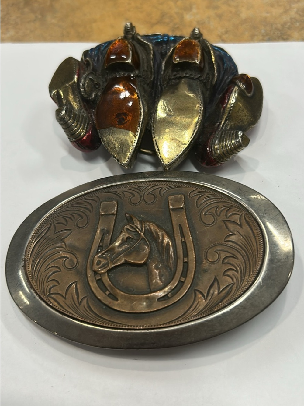 Decorative Western Horse & Horseshoe Oval Accent Plaque - Brown & Silver